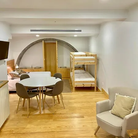 Pdl House Albergue