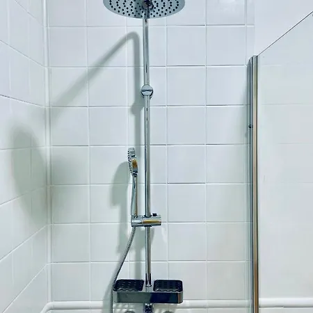 Pdl House * Ponta Delgada (Sao Miguel)