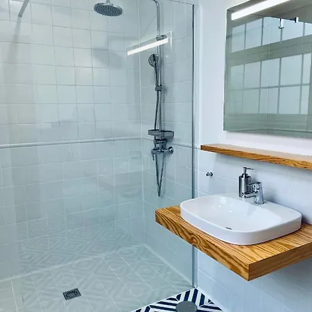 Pdl House * Ponta Delgada (Sao Miguel)