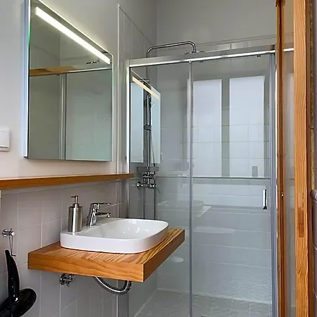 Hostel Pdl House *